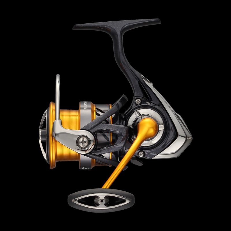 Катушка безынерционная Daiwa 20 Revros LT 4000-CH